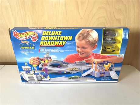 NIB Vintage Hot Wheels Deluxe Downtown Roadway Set