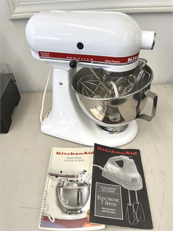 KitchenAid 4 1/2 Quart Stand Mixer