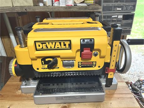 DeWalt 13-inch Benchtop Planer