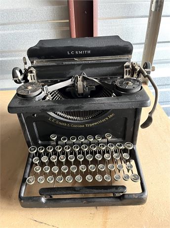 1920s/1930s L.C. Smith Manual Typewriter