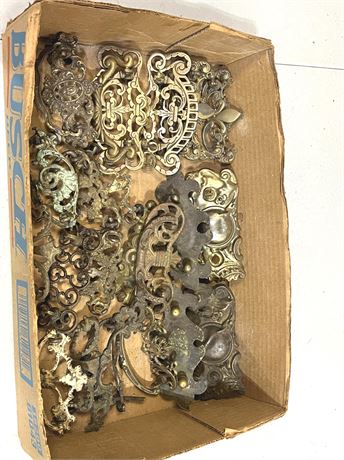 Antique and Vintage Metal Drawer Pulls