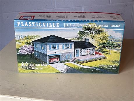 Plasticville - Split Level Home (1908 -198)