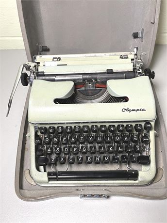 1960s Olympia Manual Typewriter