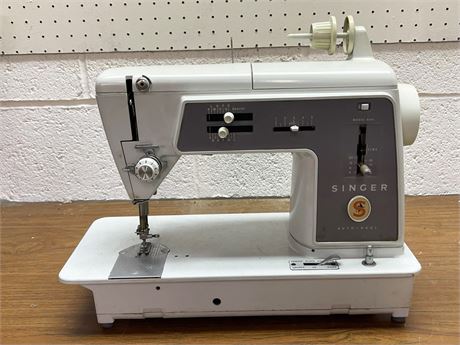 Singer Sewing Machine Model 600