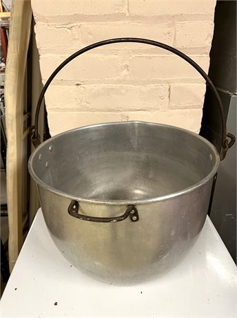 HUGE Wear-ever Aluminum Cooking Pot