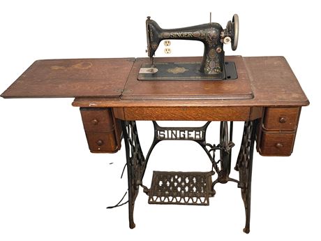 c. 1920 Singer Model 66 Sewing Machine w/ Stand