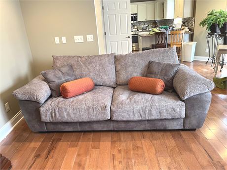 Franklin Comfort EZE Couch