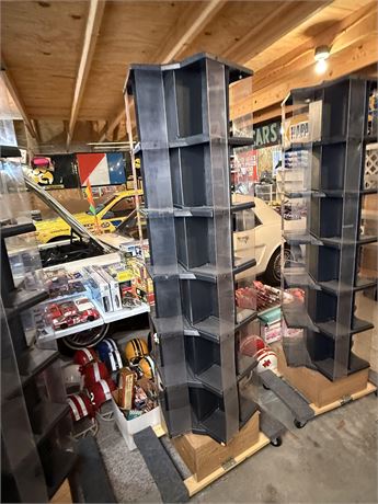 Rotating Display Shelf