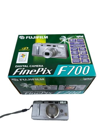 Fuji Film FinePix F700 Camera