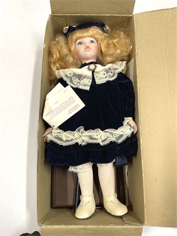 Doll Collection - Lot 19