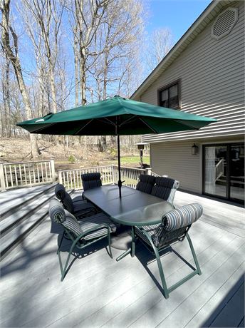 Outdoor Patio Set w/ Chairs and Umbrella