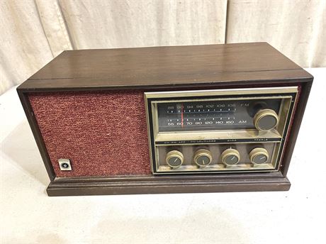 Sylvania Solid-State Radio