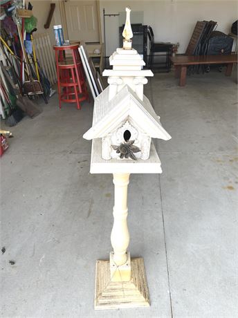 Wood Pedestal Bird House