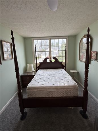 Four Poster Bed Full-Size with Mattress Box Spring