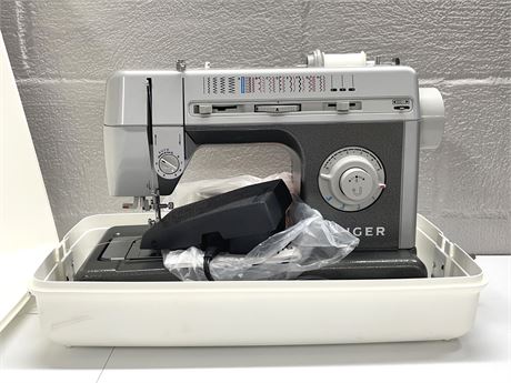 Singer Commercial Grade Sewing Machine