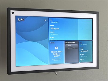Amazon Echo Show 15 w/ Mount