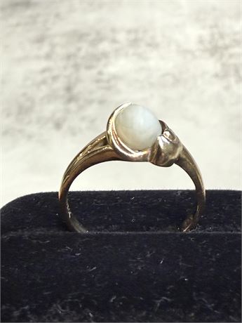 10kt Gold White Pearl Ring