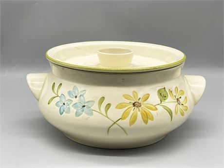 Franciscan Daisy Covered Casserole