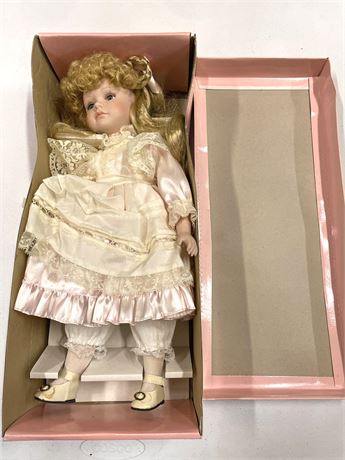 Doll Collection - Lot 20