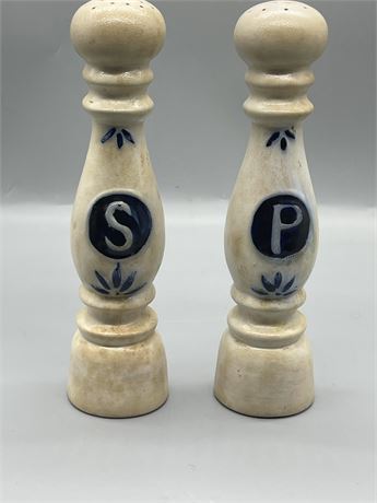 Stoneware Salt & Pepper Shakers