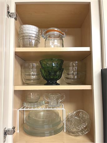 Kitchen Cupboard Lot 1