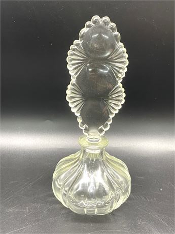 Perfume Bottle with Pattern Stopper