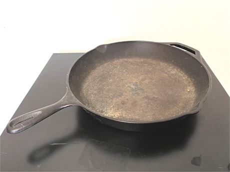 Lodge 12" Cast Iron Skillet