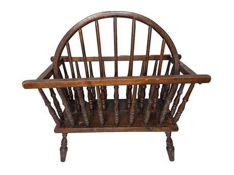 Vintage American Colonial Style Magazine Rack