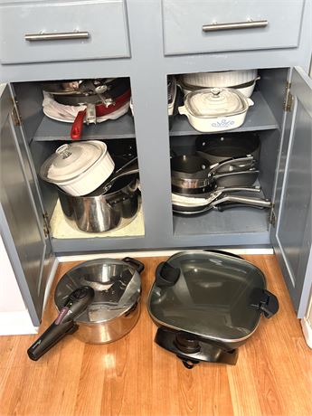 Kitchen Cupboards Lot 1