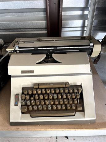Vintage Royal Litton Heavy Duty Manual Typewriter