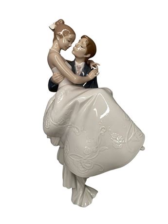 Lladro "The Happiest Day" Porcelain Figurine