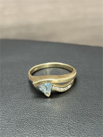 14kt Yellow Gold Aquamarine Diamond Ring