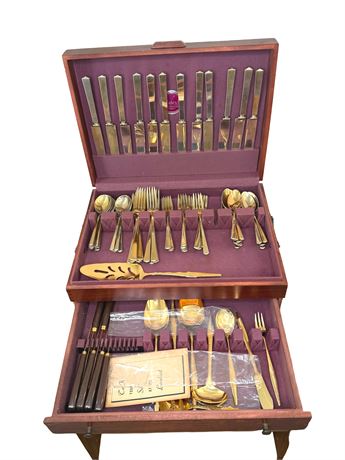 Naken's Tarnish Proof Flatware with Chest