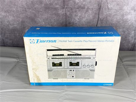 NEW Emerson CTR 939 Boombox Dual Cassette Player