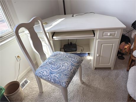 Corner Computer Desk with Chair