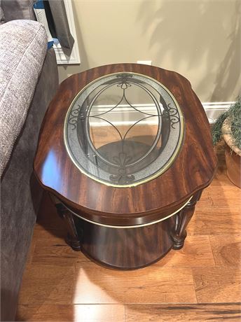 Round End Table with Glass Insert