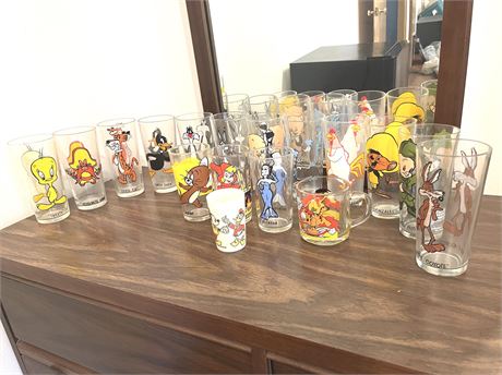 1973 Looney Tunes Pepsi Collector's Glasses w/ Extras