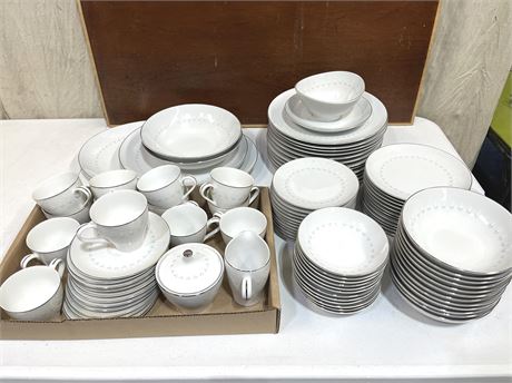 Mikasa Somerset China Set