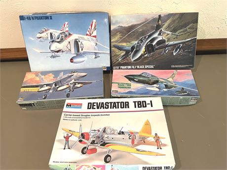 Model Plane Kits Lot 12