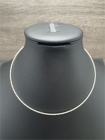 14kt White Gold Wire Necklace