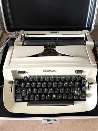 1960s Royal Manual Portable Typewriter