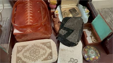 Ladie's Decorative Shelf Lot 3