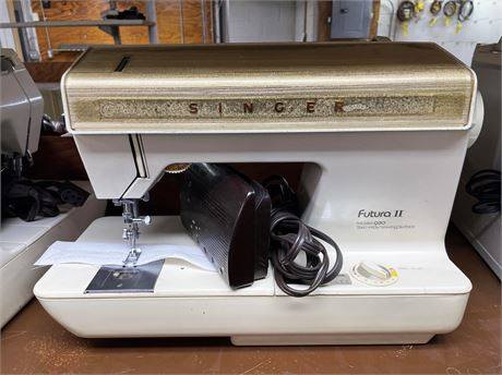 Singer Sewing Machine Futura II Model 920