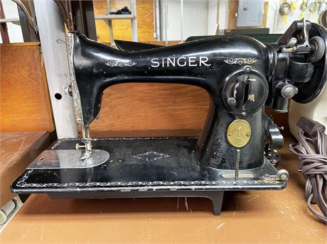 Singer Sewing Machine Model 15