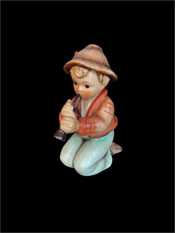 Goebel Hummel Figurine "Little Tooter"