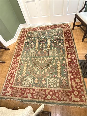 92" x 67" Wool Area Rug