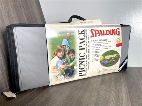 Spalding Picnic Pack Game Set