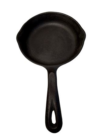 Vintage Wagner Ware 8.5" Cast Iron Skillet