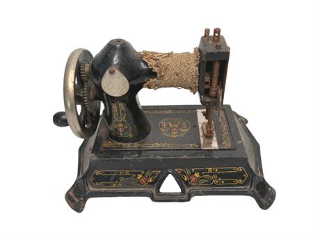 Antique German Mueller Child's hand Crank Sewing Machine