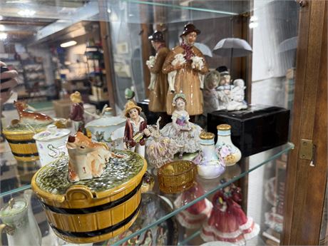 Decorative Shelf Lot